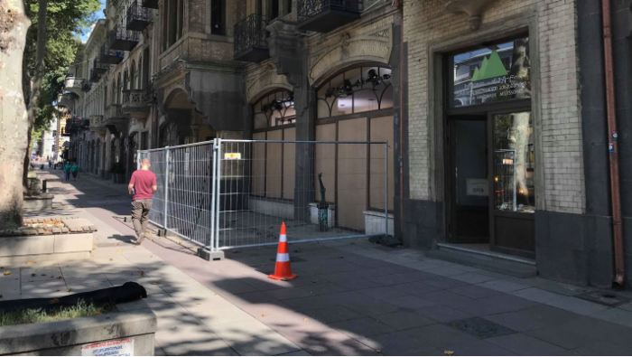 მანქანა ერთ-ერთ მაღაზიაში შევარდება [photo]