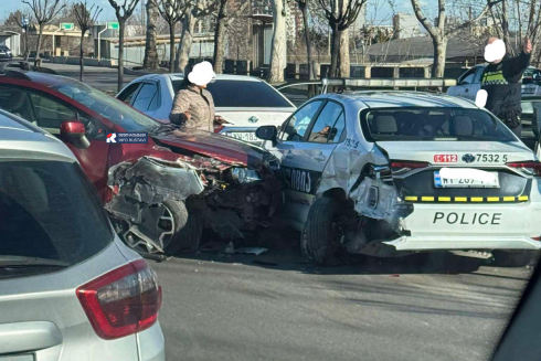 საპატრულო პოლიციის ავტომობილს მსუბუქი ავტომობილი დაეჯახა
