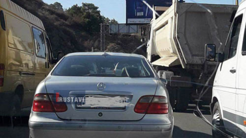 საავტომობილო საცობი მაგისტრალზე