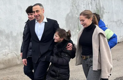 გიორგი ვაშაძე პატიმრობიდან გათავისუფლდა
