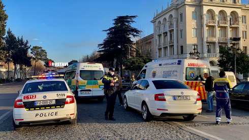 რუსთავში სასწრაფო დახმარების ეკიპაჟი ავარიაში მოყვა [video]