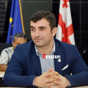 რუსთავის საკრებულოს თავმჯდომარე ოპოზიციაში გადადის