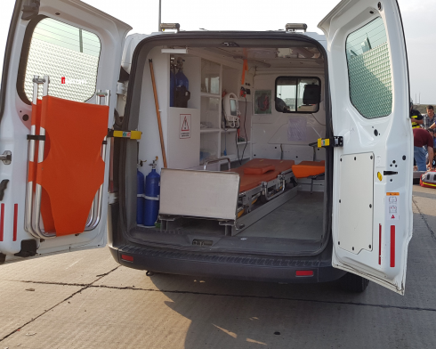 ავტობუსი გოგოს შეეჯახა