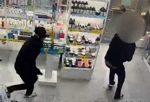 არასრულწლოვნები მაღაზიაში და აფთიაქში შეიჭრნენ და პროდუქცია გაიტაცეს