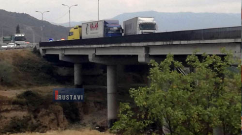 ორი ტრაილერი ერთმანეთს შეეჯახა