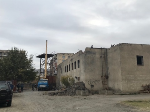 ცეკვის სტუდიის შენობას ანგრევენ [photo]