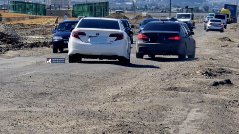 რამდენჯერმე რეაბილიტირებული და დაზიანებული გზა რუსთავში [photo]