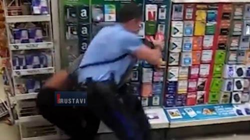 ხელჩართული ჩხუბი მაღაზიაში (ვიდეო)