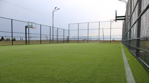 რუსთავის სამ სკოლას ახალი სპორტული მოედანი ექნება