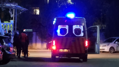 რუსთავში მე-9 სართულიდან ახალგაზრდა ქალი გადმოვარდა