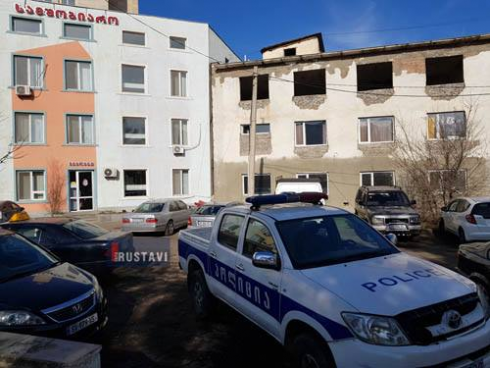 კართან მიტოვებული ჩვილი [video]