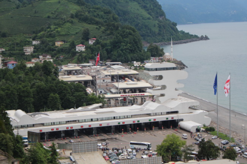 თურქეთი საზღვრის კვეთის რეგულაციებს ამკაცრებს