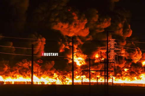 ამერიკაში პლასტმასის საწარმო იწვის [video]