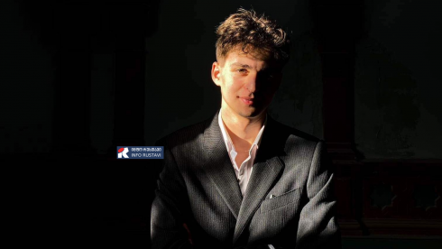 რუსთაველი ბიჭი, რომელსაც სასწავლებლად რამდენიმე ამერიკული უნივერსიტეტი იწვევს