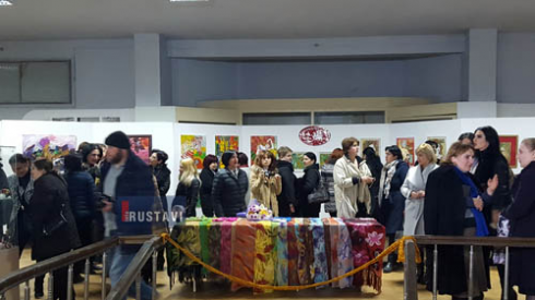 საქველმოქმედო გამოფენა გაიმართა (ფოტოები).