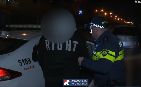 რუსთავში თაღლითობის ბრალდებით 2 ადამიანი დააკავეს
