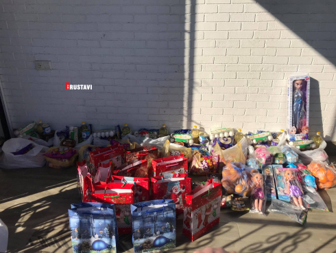 საახალწლო საჩუქრები რუსთაველ ბავშვებს [photo]