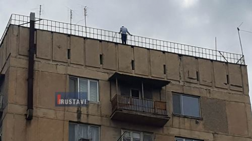 ახალგაზრდა მამაკაცი თავის მოკვლას აპირებდა (ვიდეო)