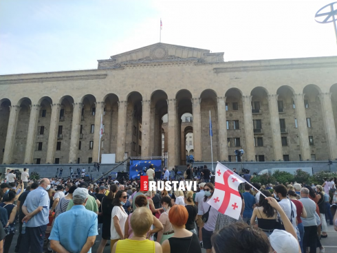 ჟურნალისტების აქცია პარლამენტთან