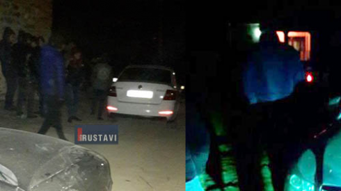 პოლიციელები უკვე 1 საათია სახლს ჩხრეკენ.