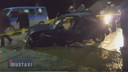 ცენტრალურ ხიდზე ერთმანეთს 3 ავტომობილი დაეჯახა (ვიდეო).