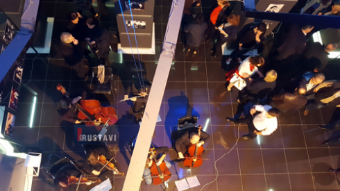 ფოტო გამოფენა თეატრში (ფოტოები)