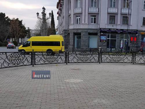 დაზიანებული ქანდაკების დემონტაჟი განხორციელდა