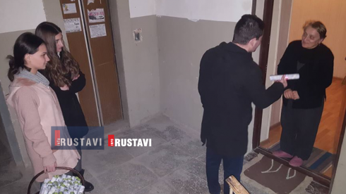 ამირან ჯანჯღავა მოსახლეობას ხვდება