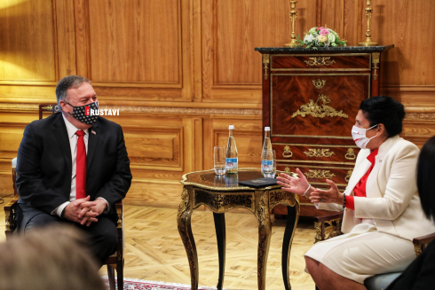 პომპეო ზურაბიშვილს და გახარიას შეხვდა [photo]