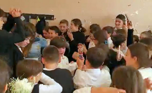 სიურპრიზი რუსთაველ მასწავლებელს მოსწავლეებისგან [video]