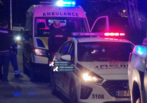 რუსთავში კორპუსიდან 17 წლის გოგო გადმოვარდა