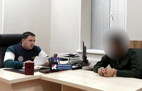 პოლიციამ ყაჩაღობის ბრალდებით ძებნილი პირი დააკავა