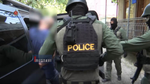 საჯარო მოხელეები დააკავეს