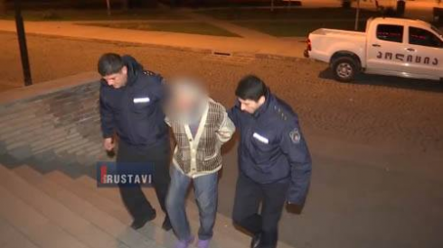 59 წლის კაცმა ცოლი სცემა (ვიდეო)