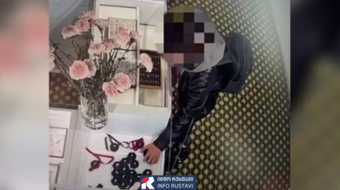 პოლონეთში ქართველმა ბრილიანტის 5 ბეჭედი მოიპარა