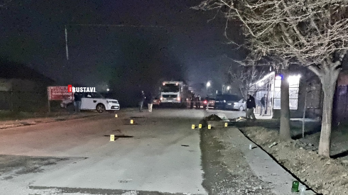 რუსთავი-გაჩიანის გზაზე მოძრავ ავტომობილს 20-მდე ტყვია ესროლეს[video]