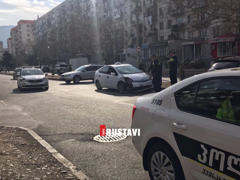 ავტოსაგზაო შემთხვევა რუსთავში [photo]
