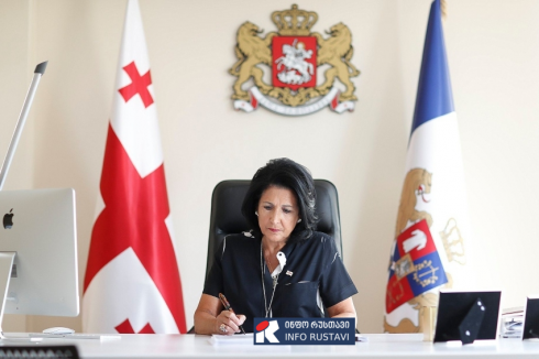 პრეზიდენტმა 15 მსჯავრდებული შეიწყალა