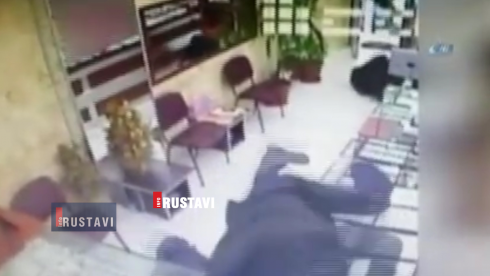 ორმხრივი სროლა საიუვილერო მაღაზიაში [VIDEO]