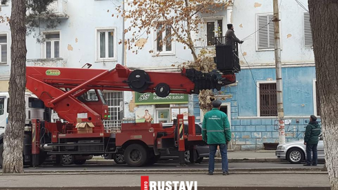 ქუჩების საახალწლოდ მორთვა დასრულდა
