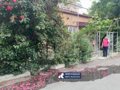 "ფეკალური მასები პირველ სართულზე ამოდის"