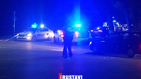 რუსთავში ავტომობილი გაზის მილს შეეჯახა