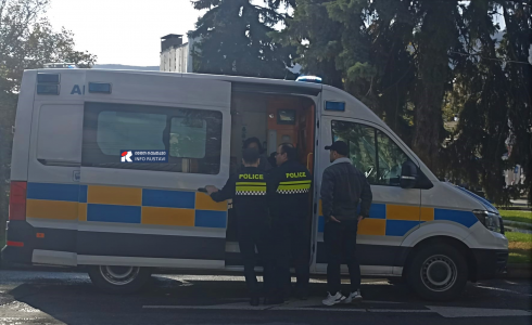 ავტომობილი ქვეითს შეეჯახა