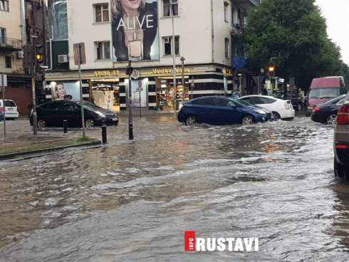 ბათუმის ქუჩები დაიტბორა [photo]