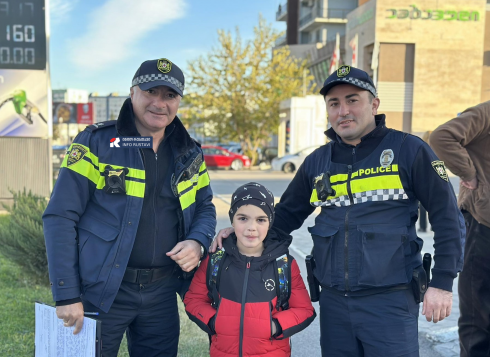 რუსთავში დაკარგული ბავშვი პატრულმა მშობელს დაუბრუნა