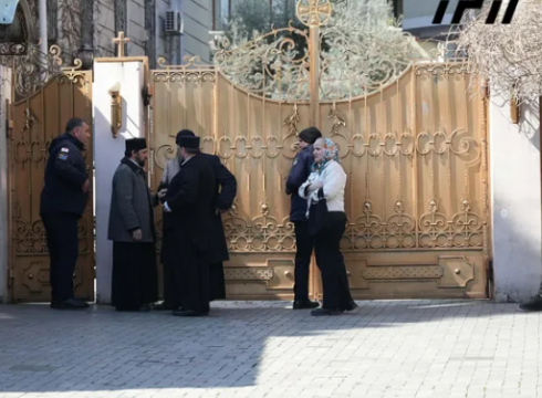 საპატრიარქოში წმინდა სინოდის წევრები იკრიბებიან