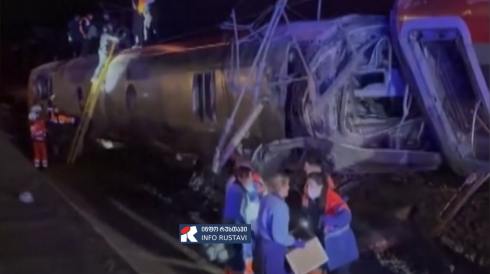 ესპანეთში ჩქაროსნული მატარებელი რელსებიდან გადავიდა რის შედეგადაც 39 ადამიანი დაიღუპა