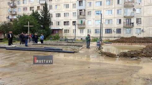 დატბორილი ქუჩები მე-19 მკრ-ში