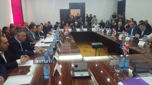 ვინ უხელმძღვანელებს კომისიებს