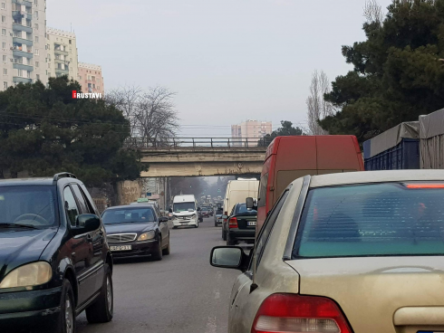 საავტომობილო საცობი მაგისტრალზე